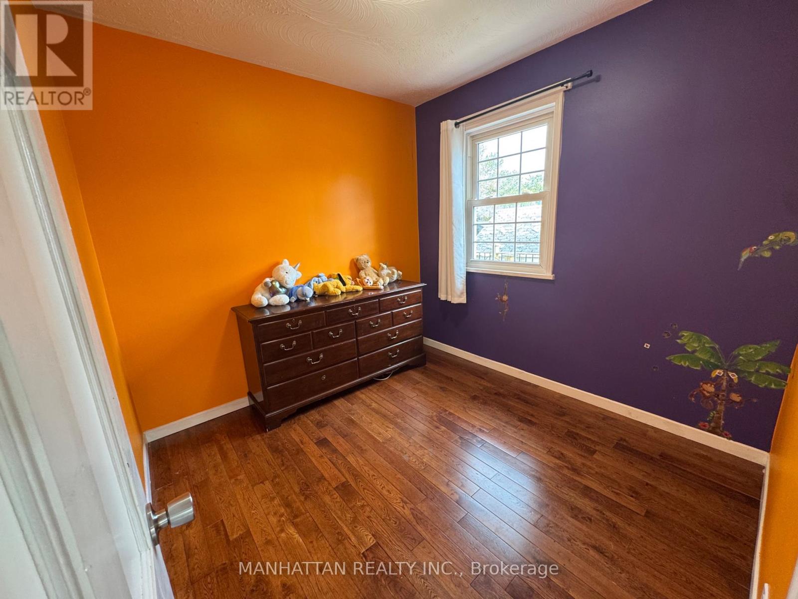 10 Victor Drive, Whitchurch-Stouffville, Ontario  L4A 3G5 - Photo 15 - N12681452