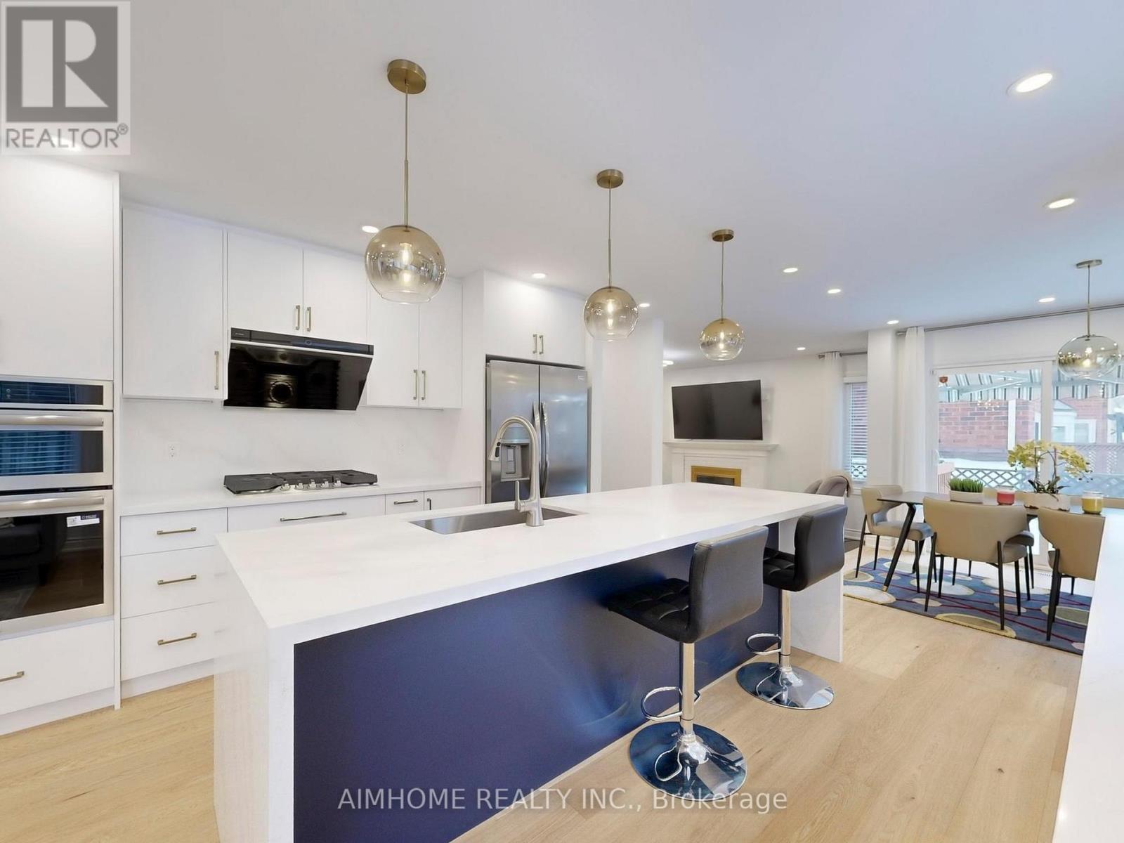 14a Kew Gardens Gardens, Richmond Hill, Ontario  L4B 1R4 - Photo 3 - N12681478