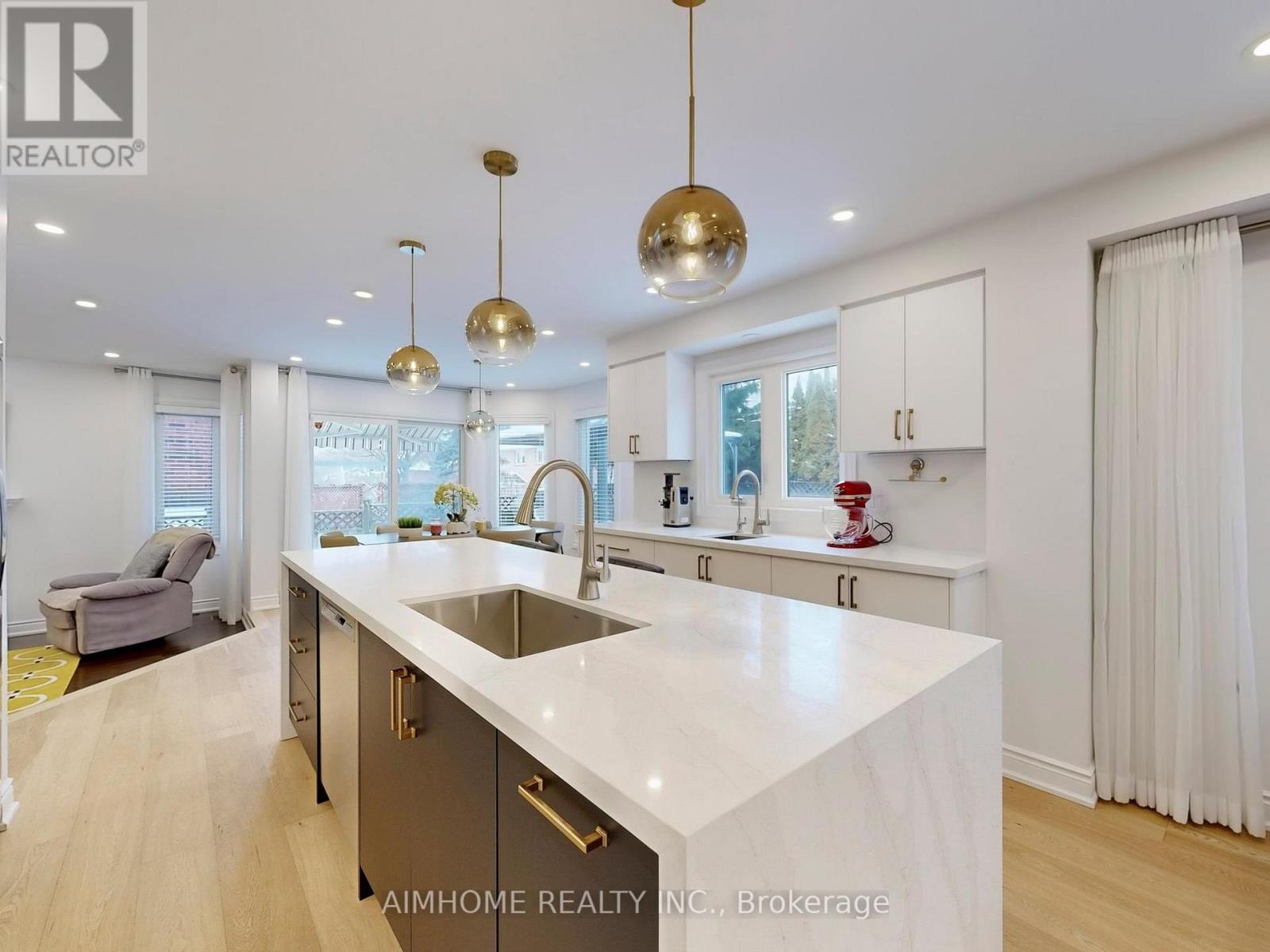 14a Kew Gardens Gardens, Richmond Hill, Ontario  L4B 1R4 - Photo 5 - N12681478