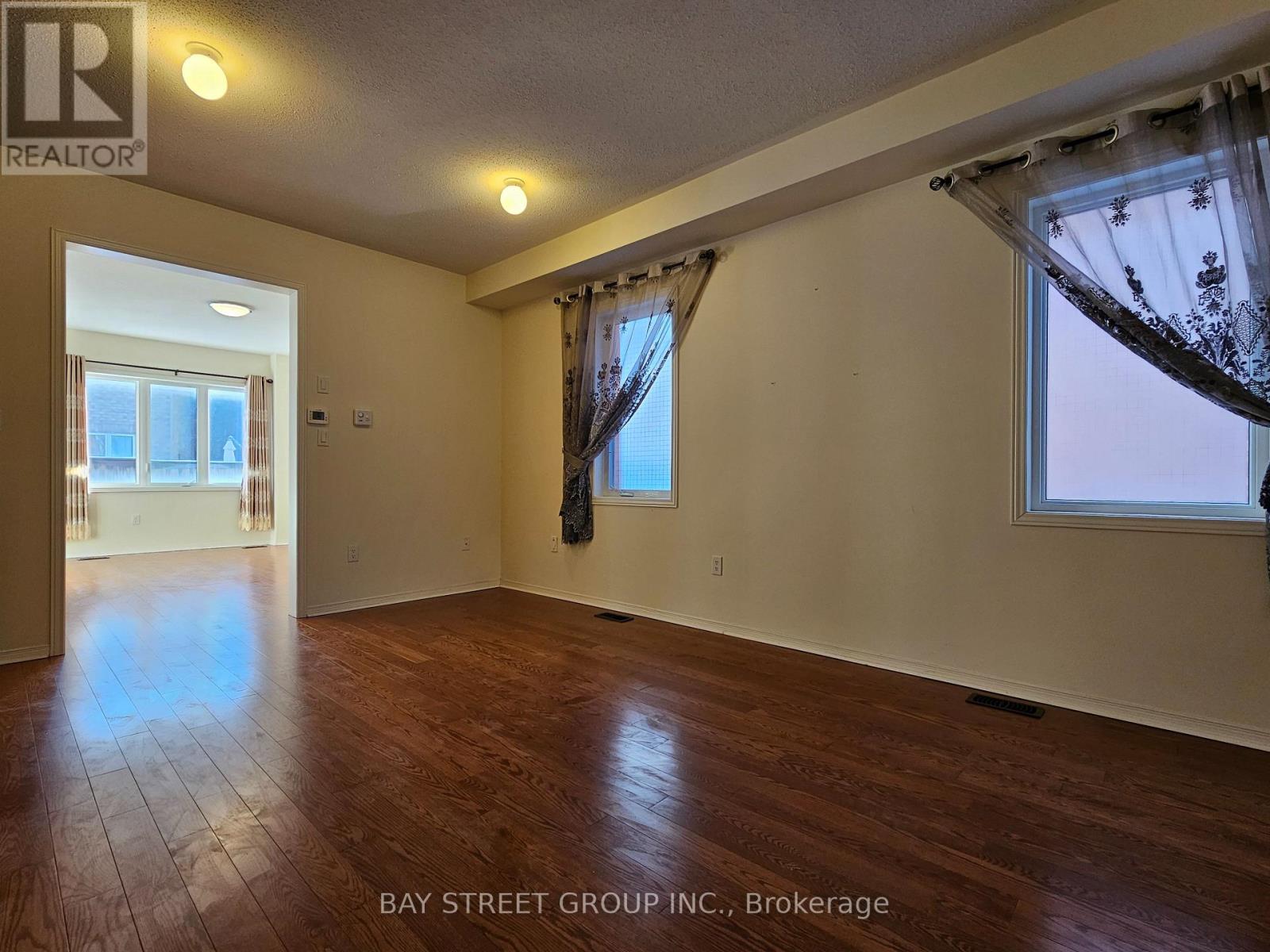 1275 Blencowe Crescent, Newmarket, Ontario  L3X 0C5 - Photo 10 - N12681508