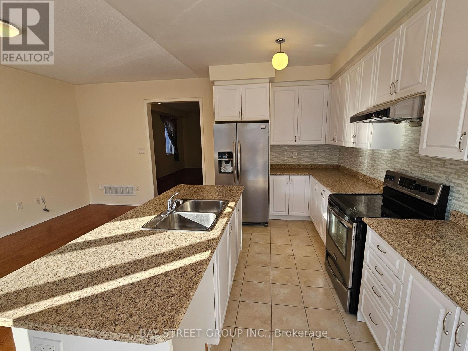 1275 Blencowe Crescent, Newmarket, Ontario  L3X 0C5 - Photo 14 - N12681508