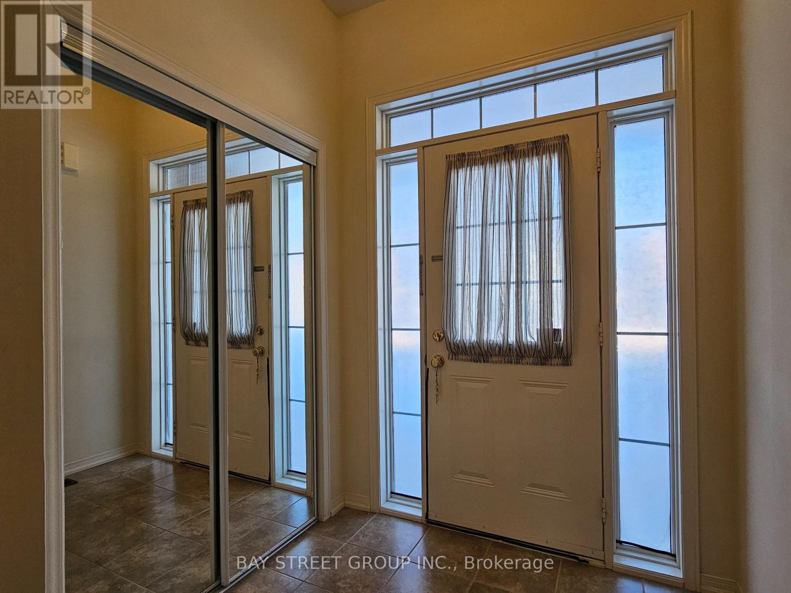 1275 Blencowe Crescent, Newmarket, Ontario  L3X 0C5 - Photo 3 - N12681508