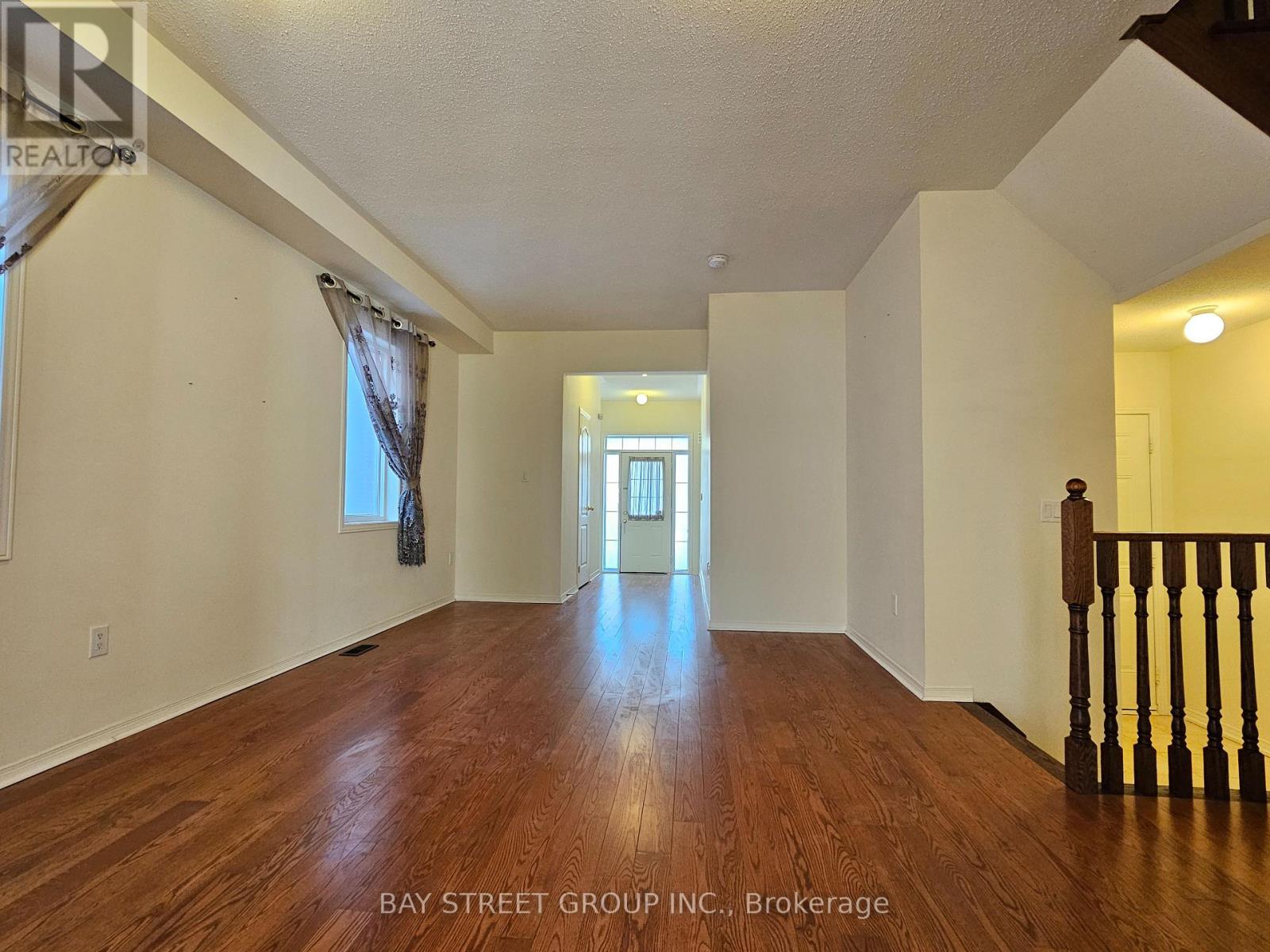 1275 Blencowe Crescent, Newmarket, Ontario  L3X 0C5 - Photo 5 - N12681508