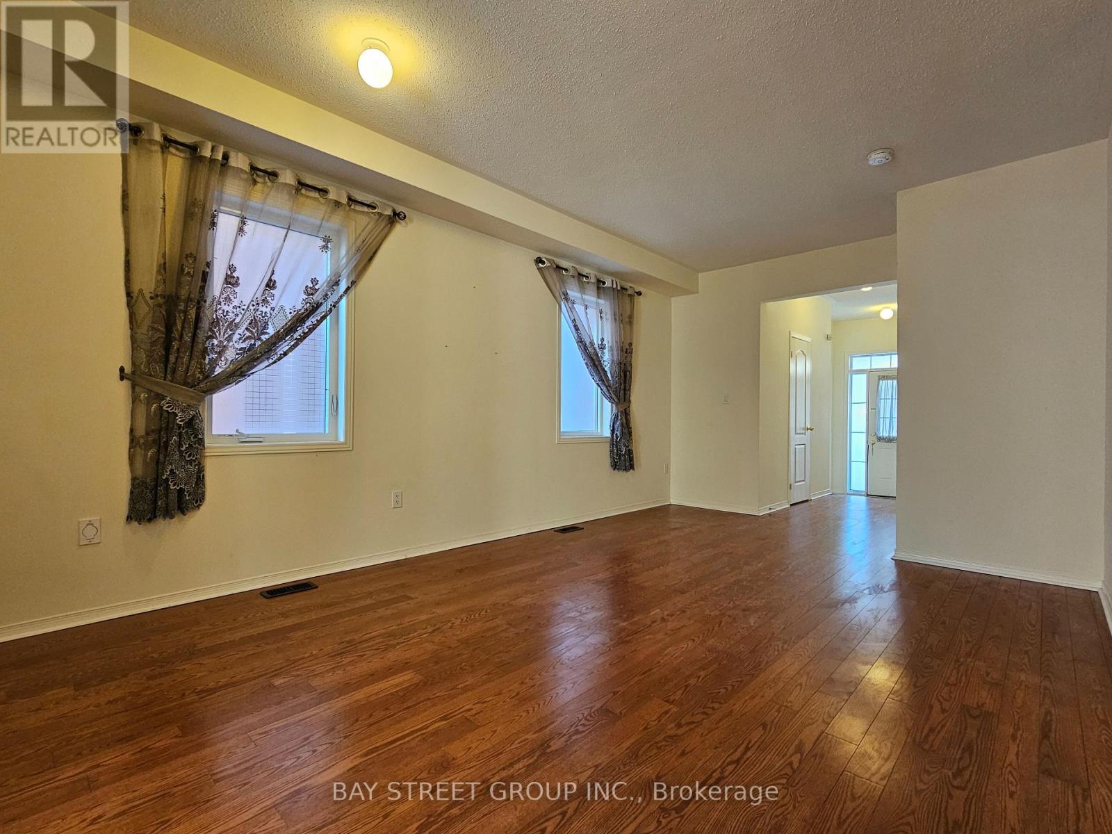 1275 Blencowe Crescent, Newmarket, Ontario  L3X 0C5 - Photo 6 - N12681508