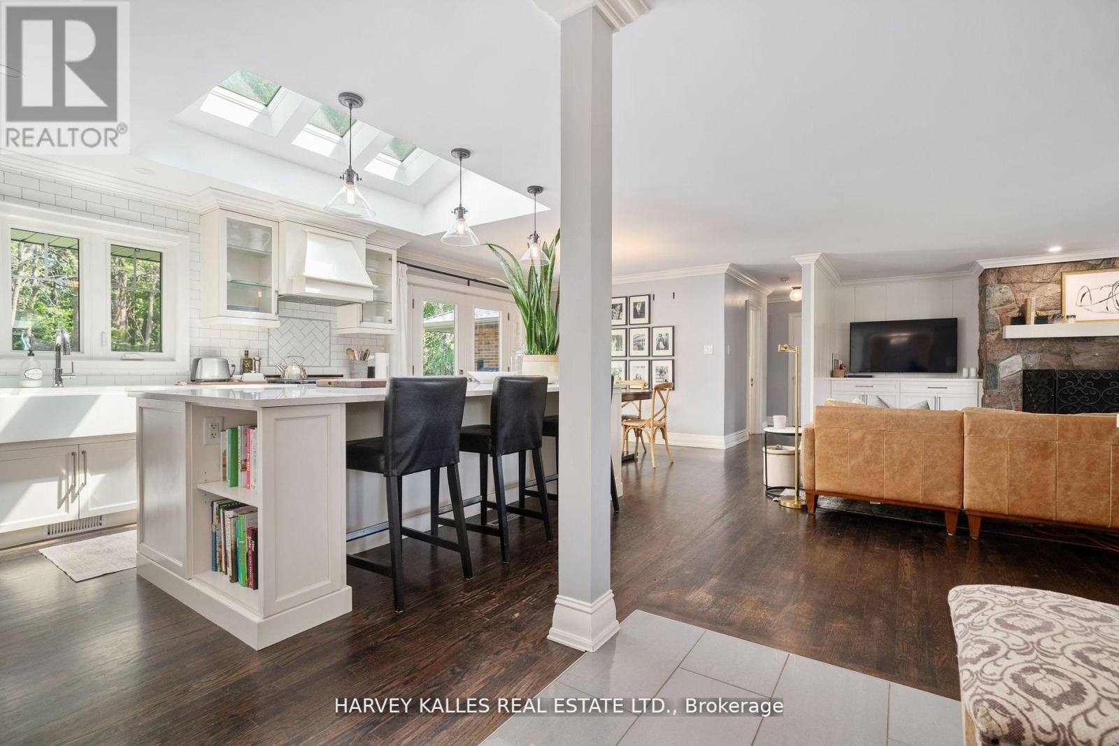 226 Napier Street, Barrie (Codrington), Ontario  L4M 1X3 - Photo 6 - S12681372