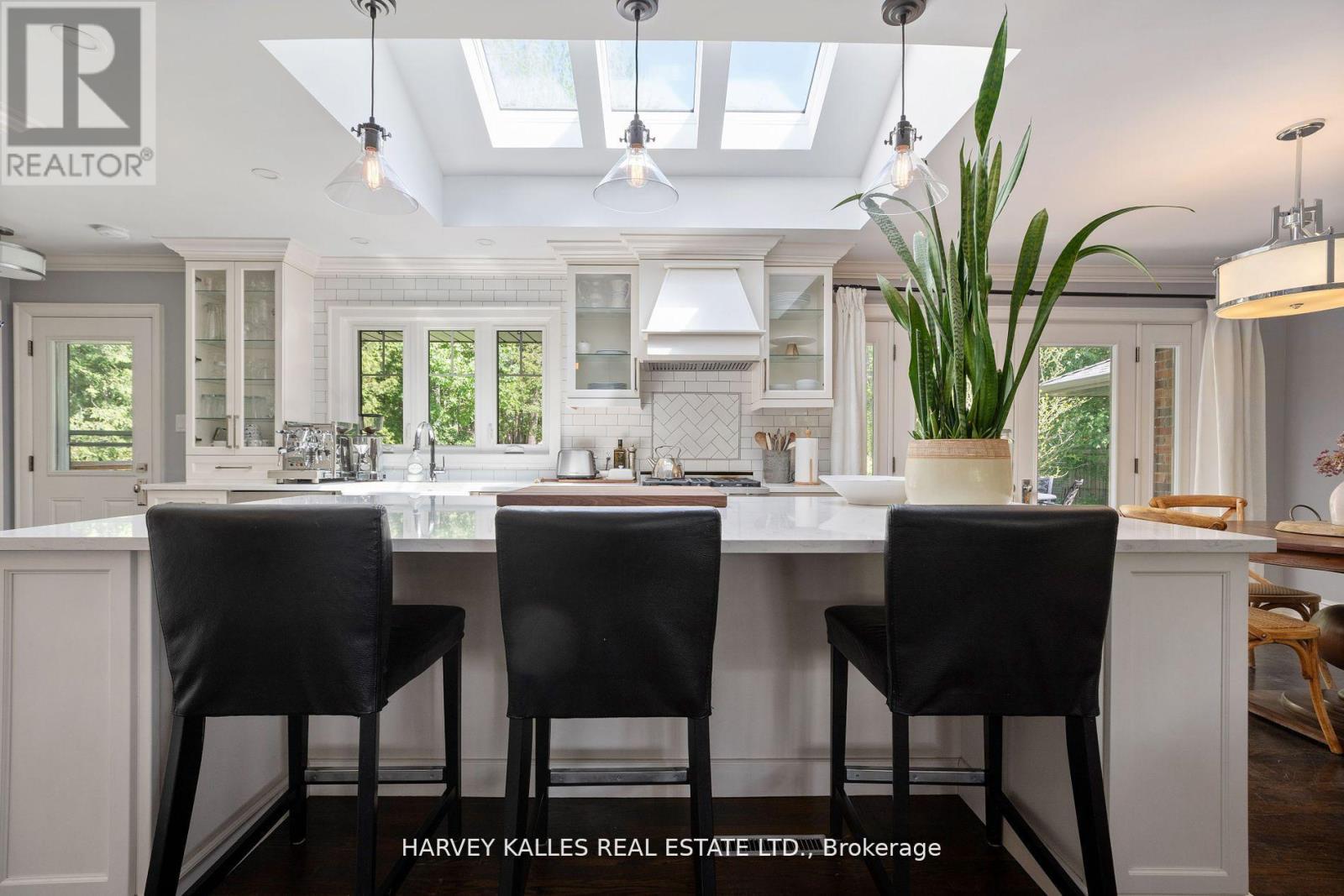 226 Napier Street, Barrie (Codrington), Ontario  L4M 1X3 - Photo 7 - S12681372