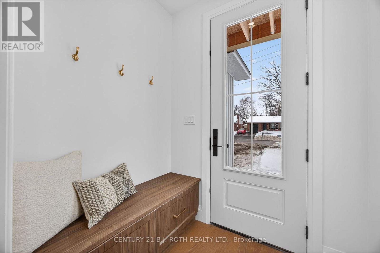 75 Vancouver Street, Barrie, Ontario  L4M 4M2 - Photo 5 - S12681442