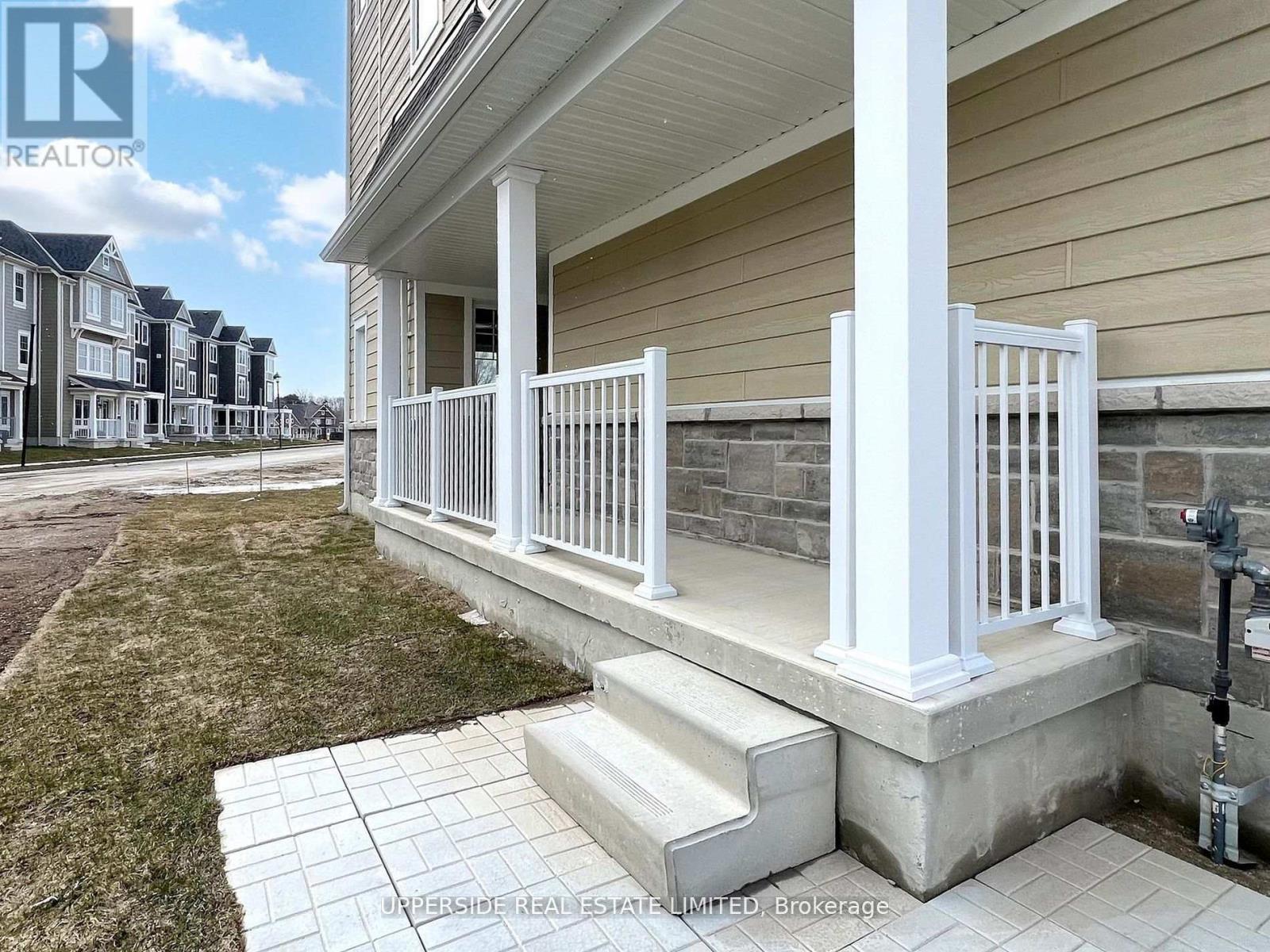 18 Lana Circle, Wasaga Beach, Ontario  L9Z 0L2 - Photo 3 - S12681492