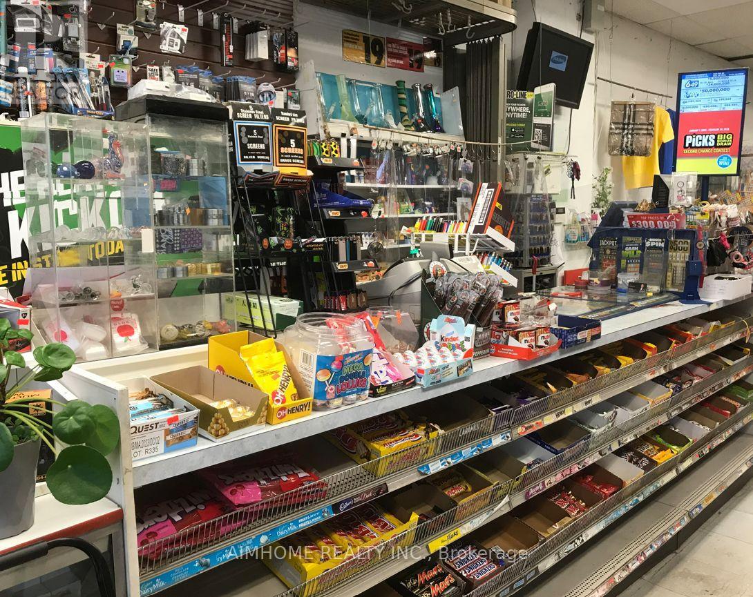 A - 193 Lakeshore Road E Road, Mississauga, Ontario  L5G 1G2 - Photo 2 - W12681396