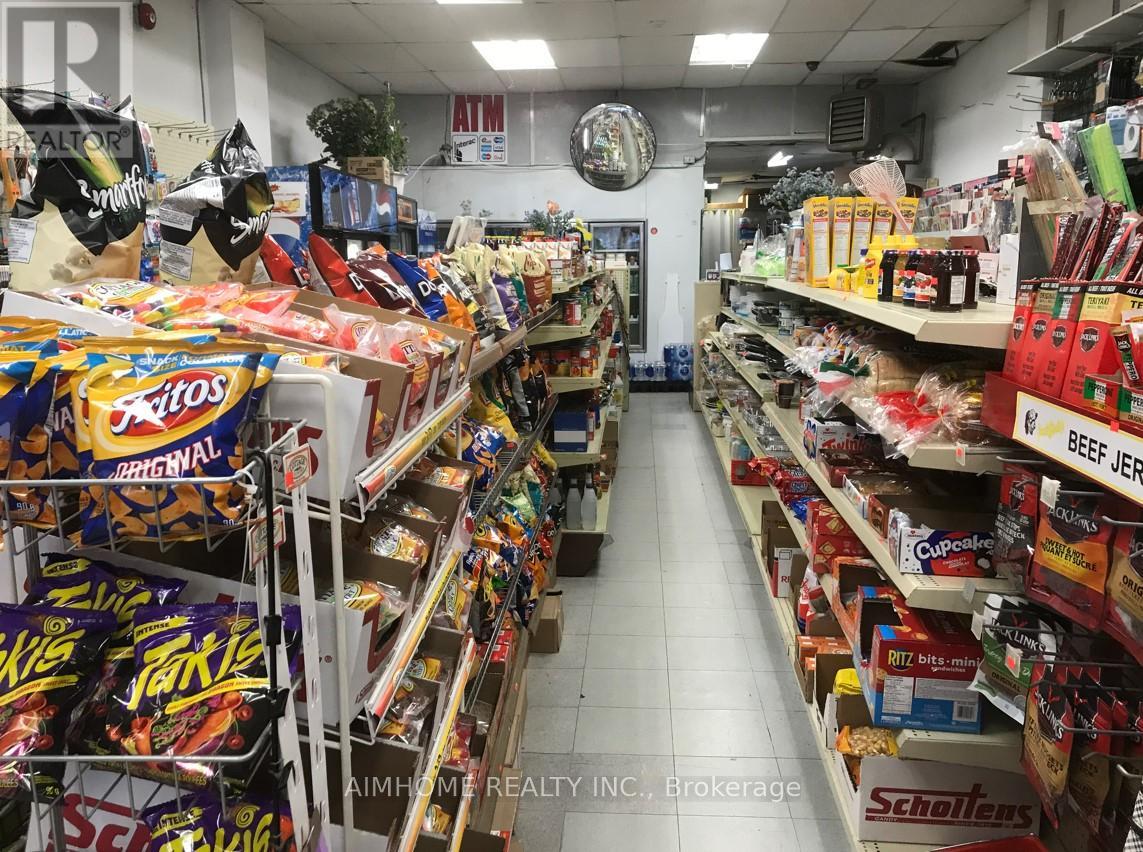 A - 193 Lakeshore Road E Road, Mississauga, Ontario  L5G 1G2 - Photo 3 - W12681396