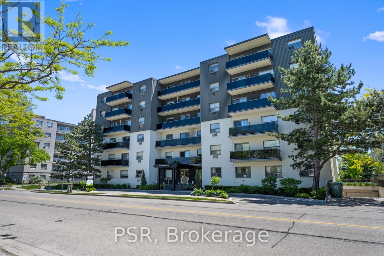 606 - 2300 Marine Drive, Oakville, Ontario  L6L 1C3 - Photo 1 - W12681416