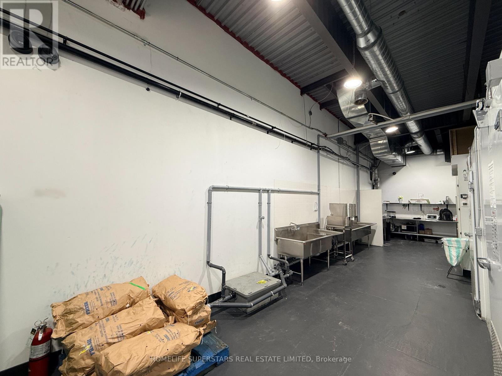 7b - 45 Abraham Welsh Rd, Toronto, Ontario  M9M 0G6 - Photo 10 - W12681418