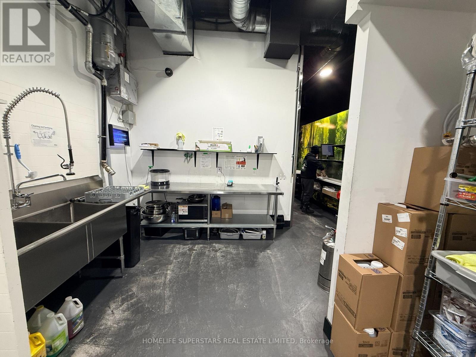 7b - 45 Abraham Welsh Rd, Toronto, Ontario  M9M 0G6 - Photo 15 - W12681418