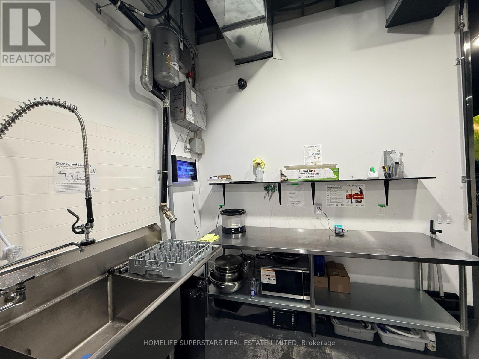 7b - 45 Abraham Welsh Rd, Toronto, Ontario  M9M 0G6 - Photo 16 - W12681418