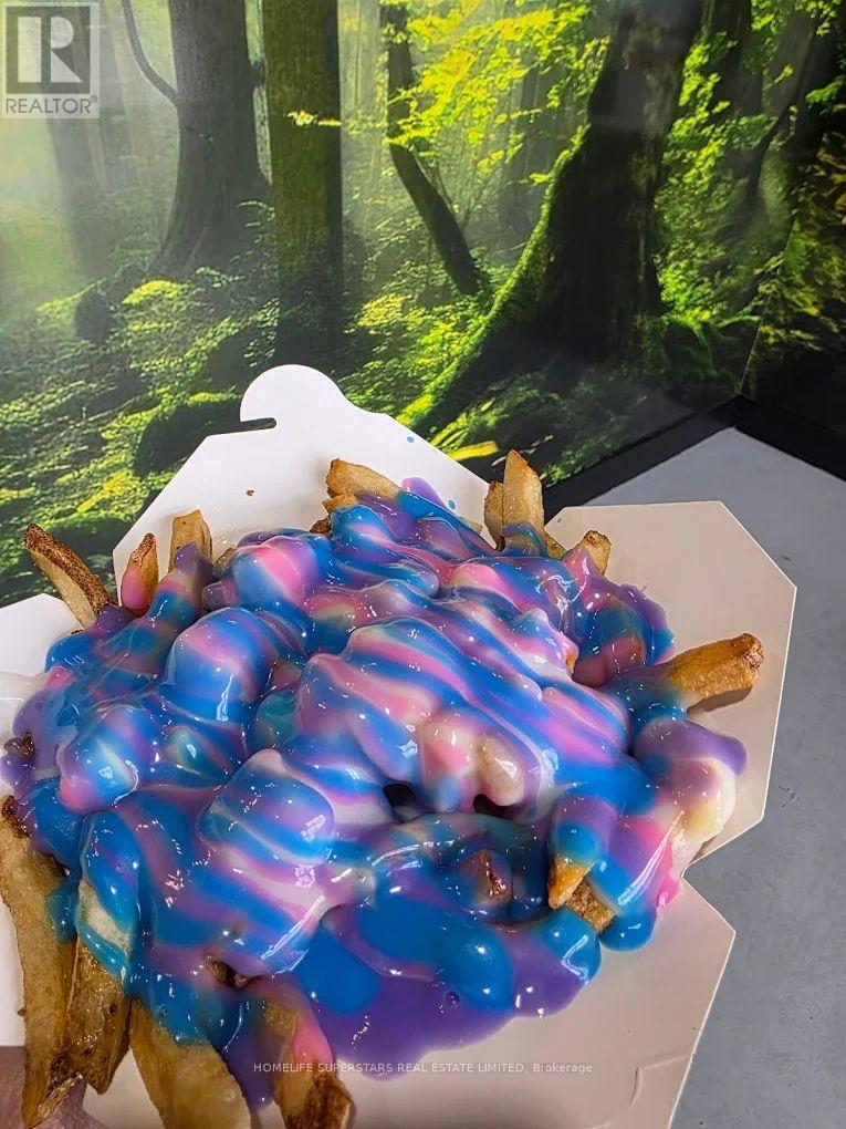 7b - 45 Abraham Welsh Rd, Toronto, Ontario  M9M 0G6 - Photo 3 - W12681418