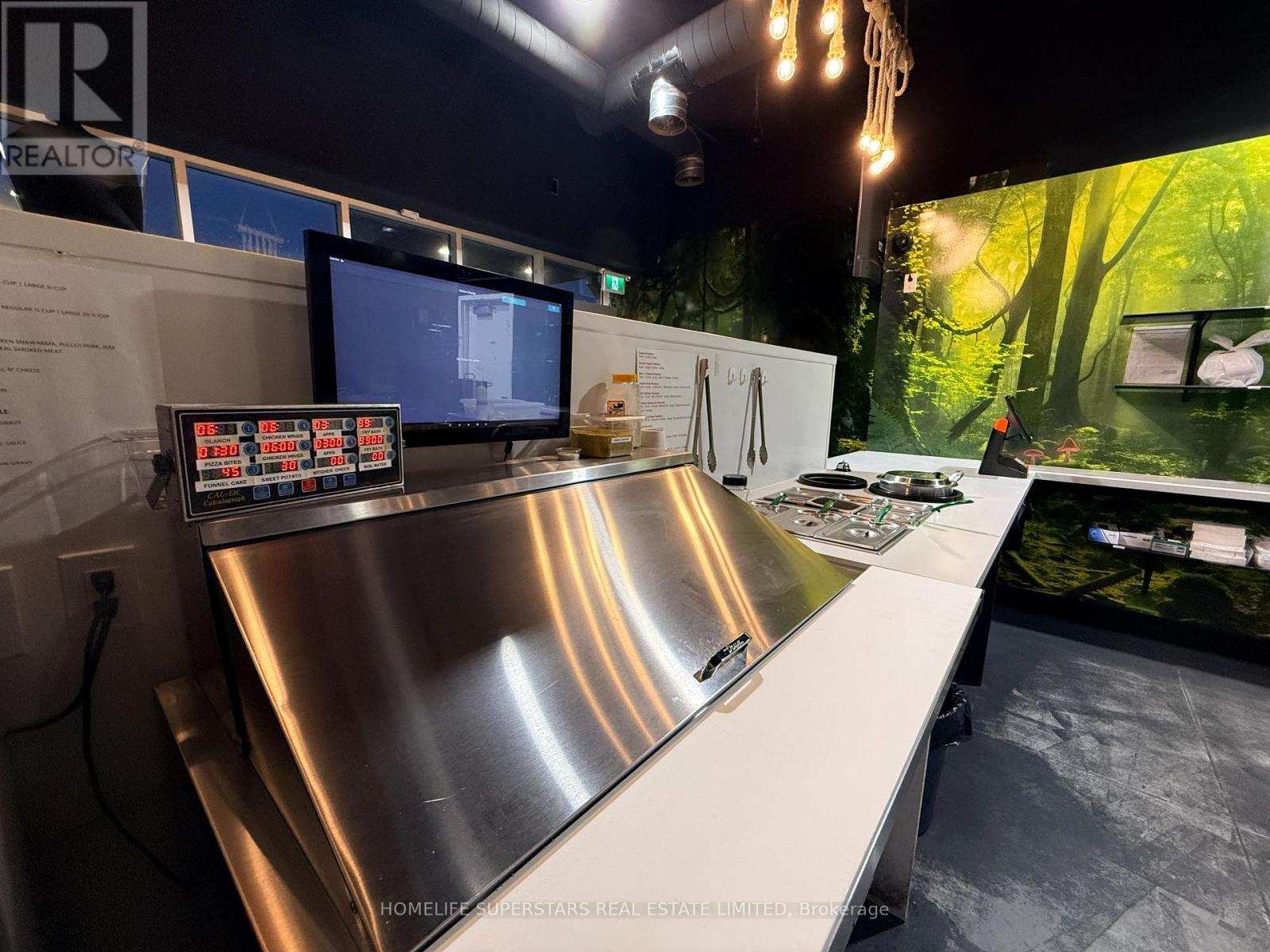 7b - 45 Abraham Welsh Rd, Toronto, Ontario  M9M 0G6 - Photo 30 - W12681418