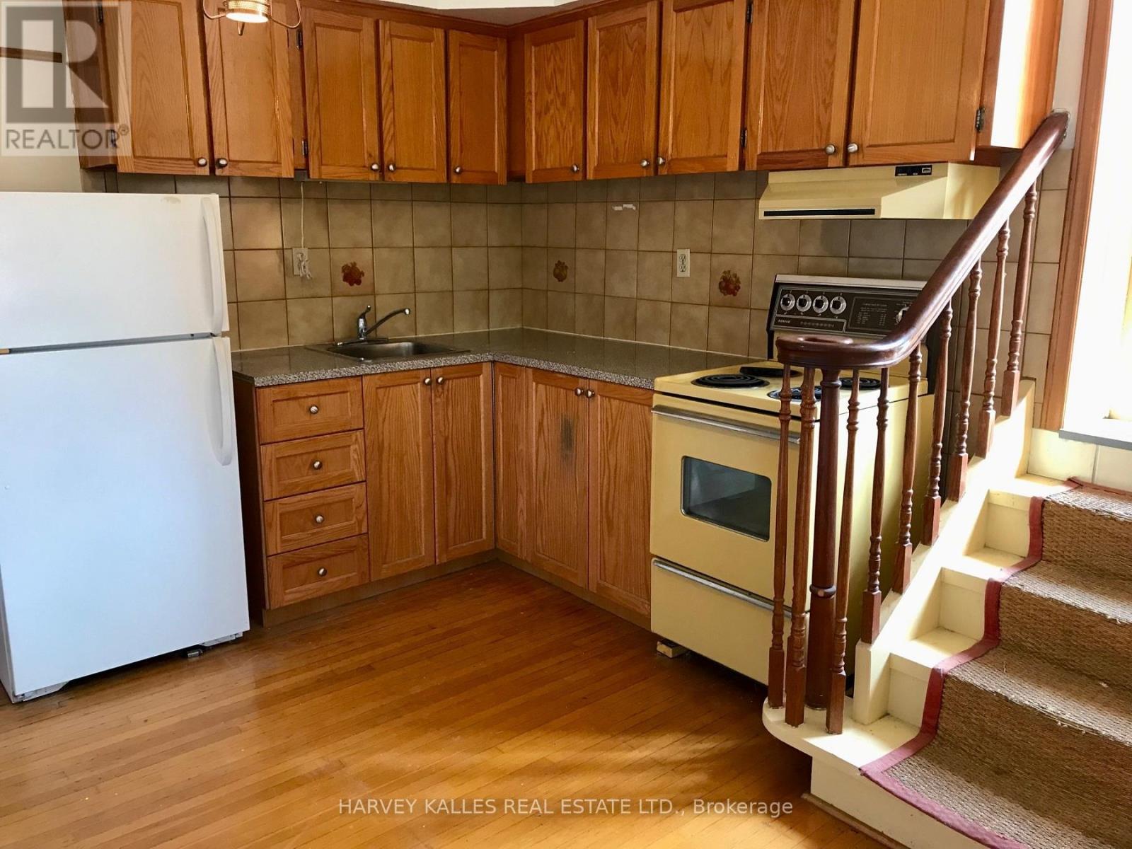 -Apt B - 3 Northcliffe Boulevard, Toronto, Ontario  M6H 3G9 - Photo 4 - W12681490