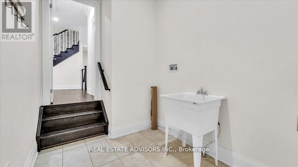 7 Ferdinand Drive, Brampton, Ontario  L6Y 0E4 - Photo 21 - W12681532