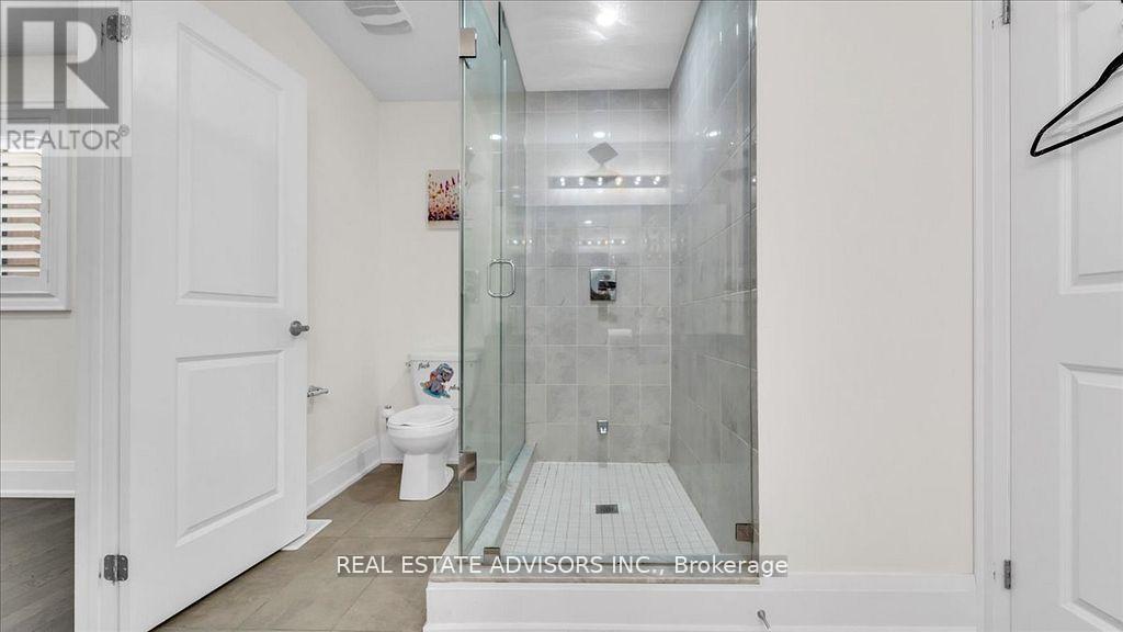 7 Ferdinand Drive, Brampton, Ontario  L6Y 0E4 - Photo 40 - W12681532