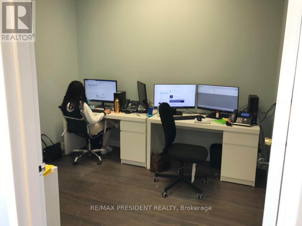 39 - 2500 Williams Parkway, Brampton, Ontario  L6S 5M9 - Photo 3 - W12681558