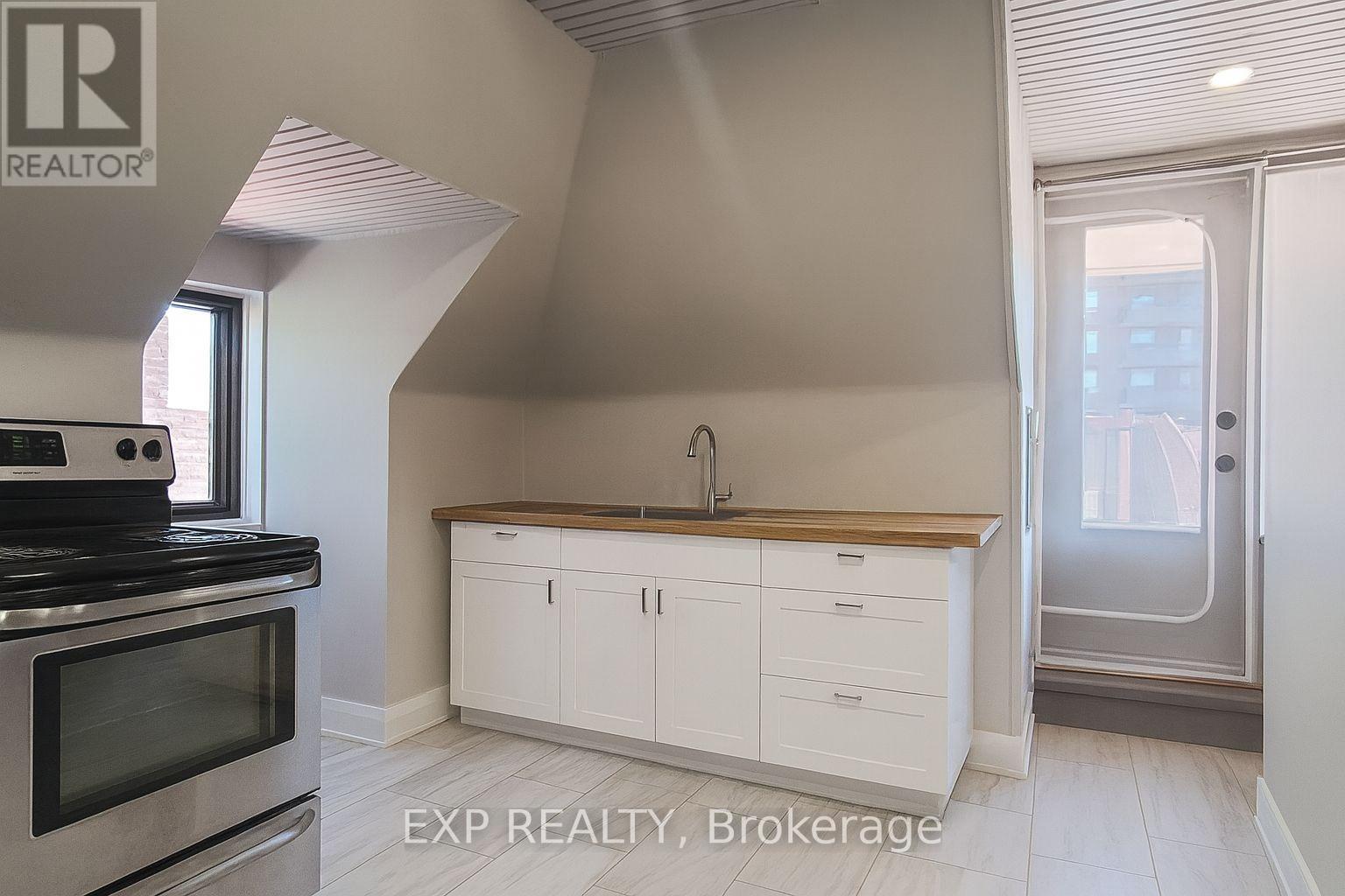 3 - 12 Somerset Street W, Ottawa, Ontario  K2P 0H4 - Photo 11 - X12473607