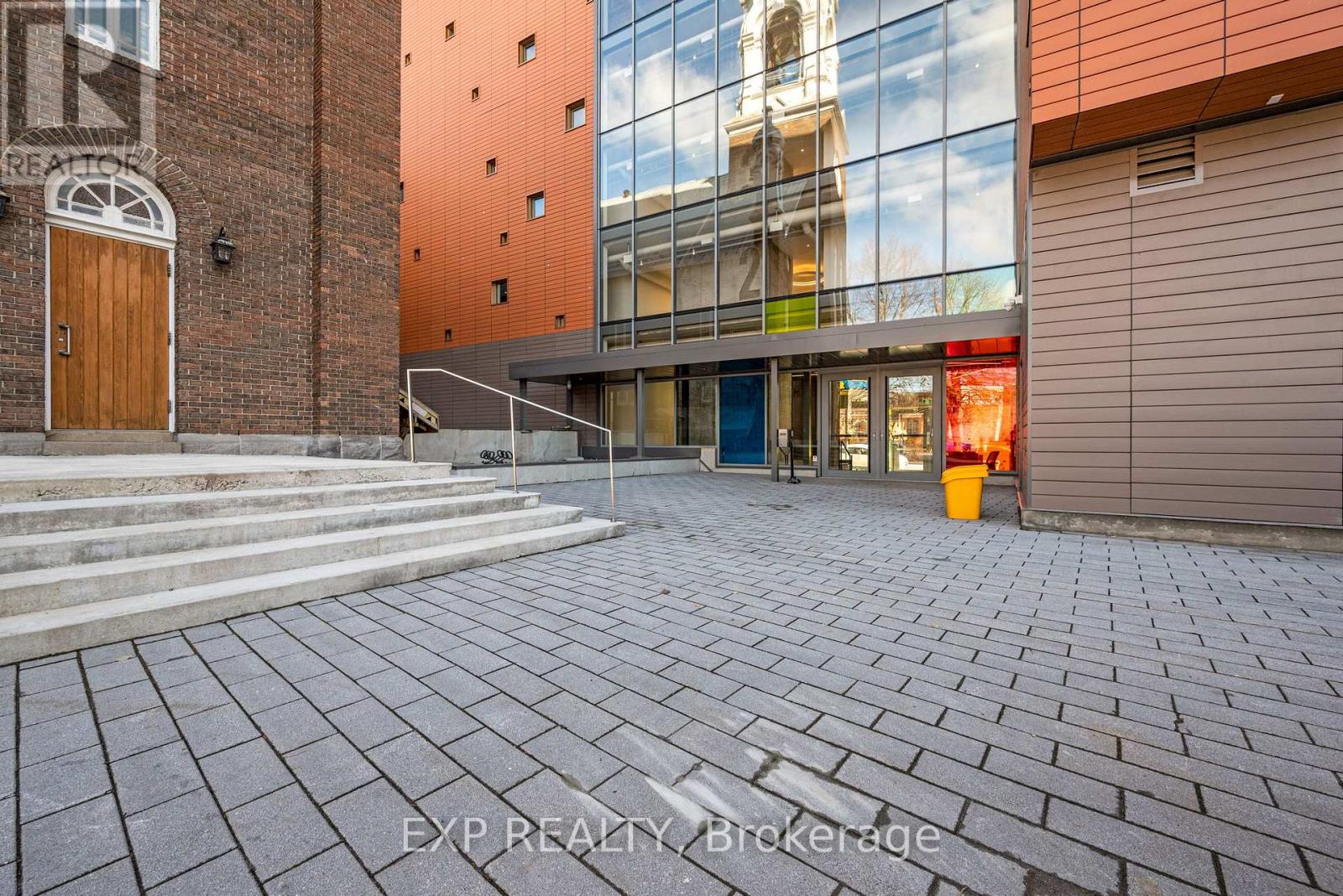 203 - 135 Barrette Street, Ottawa, Ontario  K1L 7Z9 - Photo 3 - X12528456