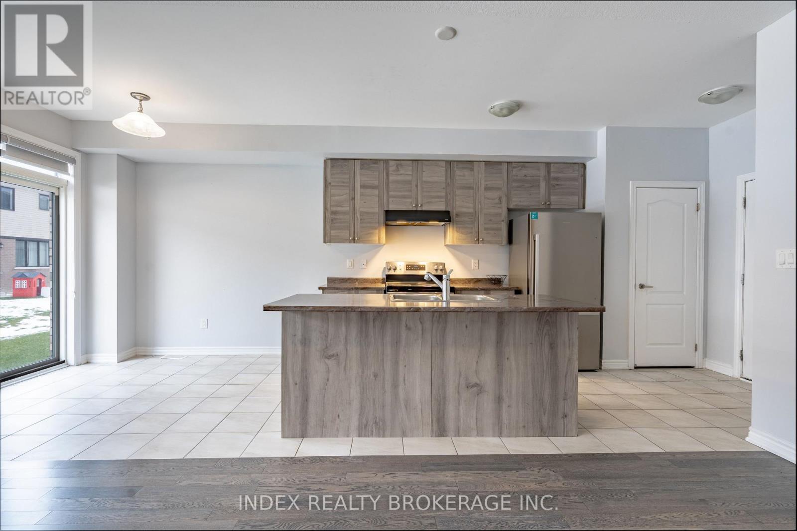 49 Ever Sweet Way, Thorold, Ontario  L2V 0K9 - Photo 10 - X12681454