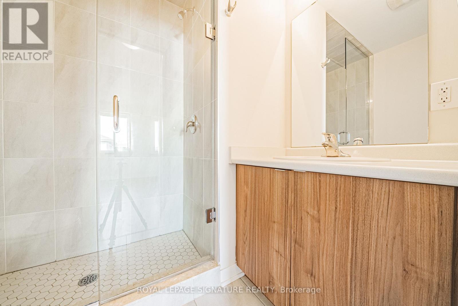 54 Mulhollard Lane, Hamilton, Ontario  L9G 3K9 - Photo 16 - X12681538