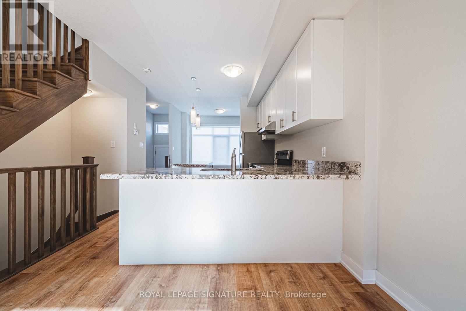 54 Mulhollard Lane, Hamilton, Ontario  L9G 3K9 - Photo 8 - X12681538