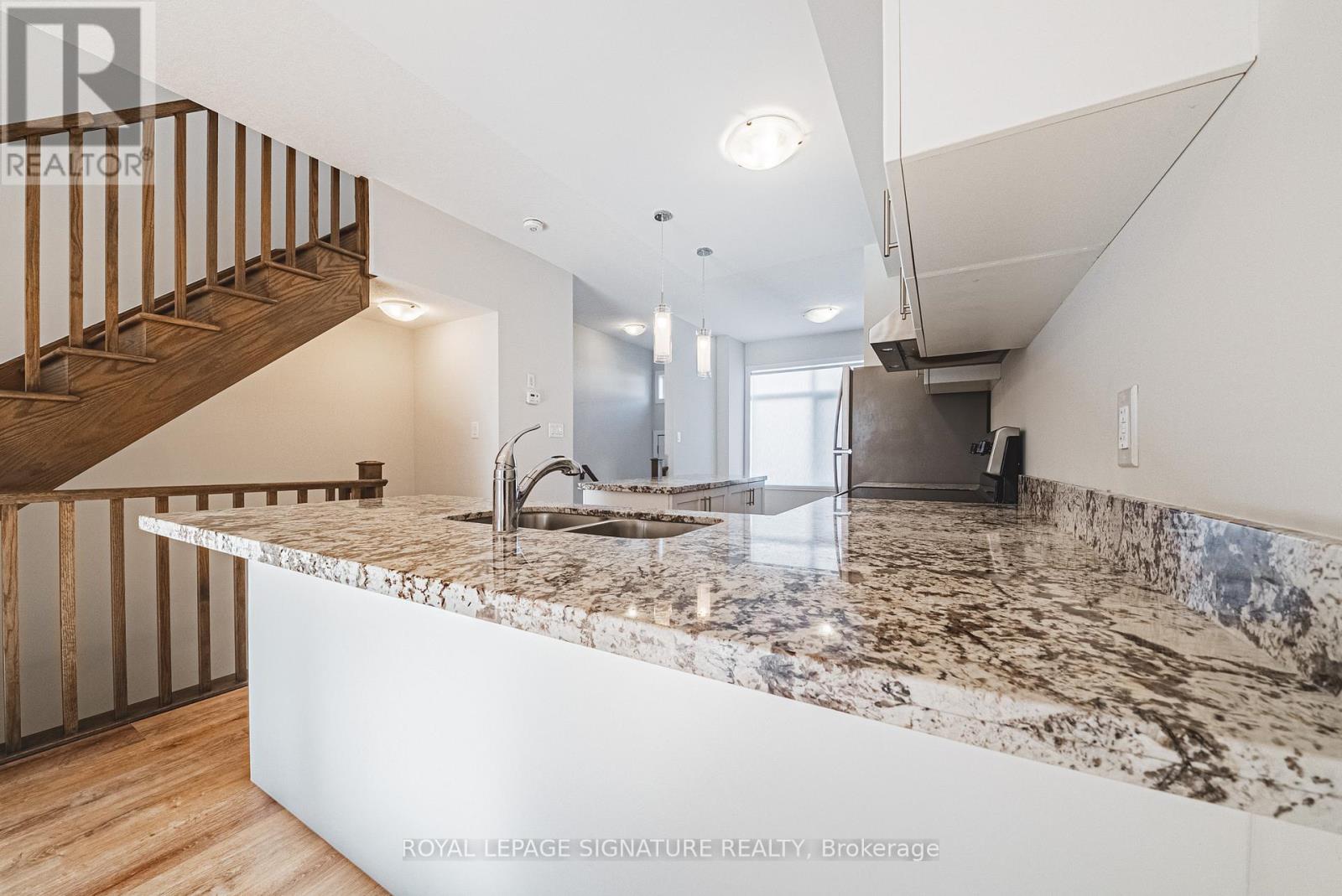 54 Mulhollard Lane, Hamilton, Ontario  L9G 3K9 - Photo 9 - X12681538