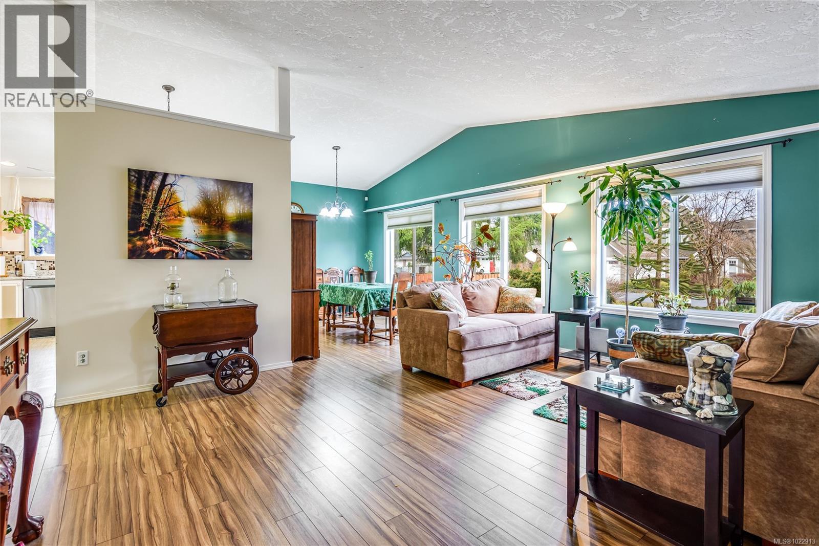 8955 Mclarey Ave, Black Creek, British Columbia  V9J 1A2 - Photo 2 - 1022913