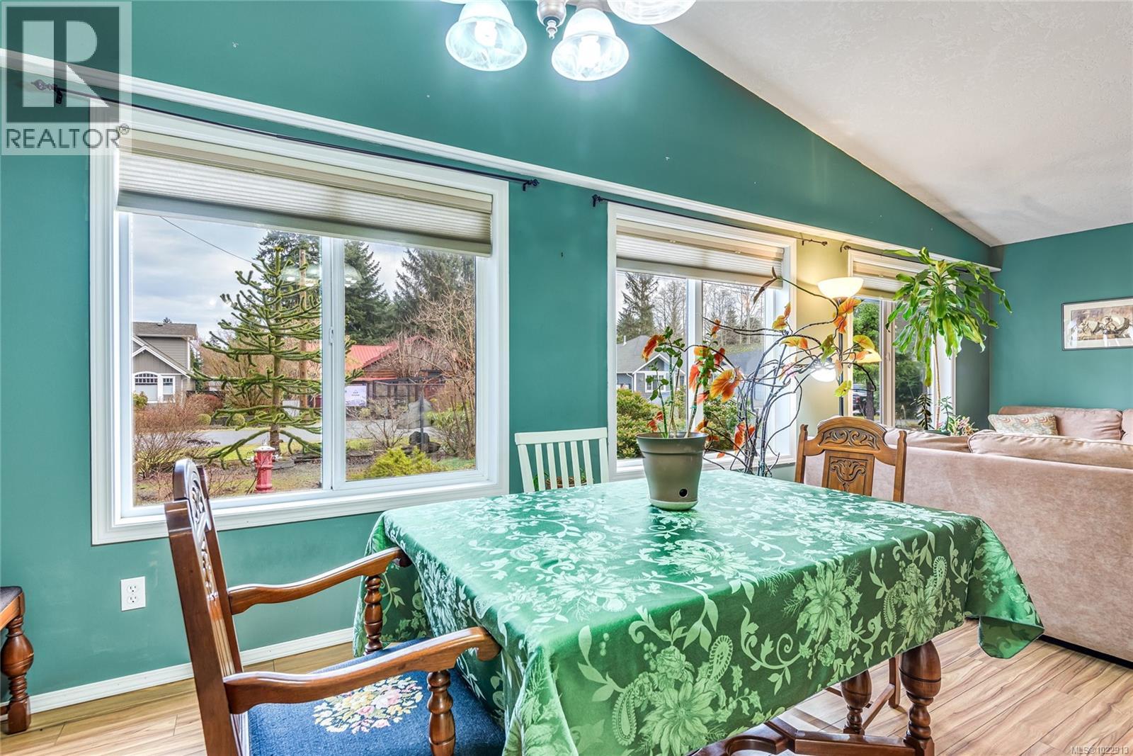 8955 Mclarey Ave, Black Creek, British Columbia  V9J 1A2 - Photo 4 - 1022913