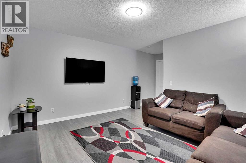 257 Saddlebrook Point Ne, Calgary, Alberta  T3J 0G4 - Photo 9 - A2277796