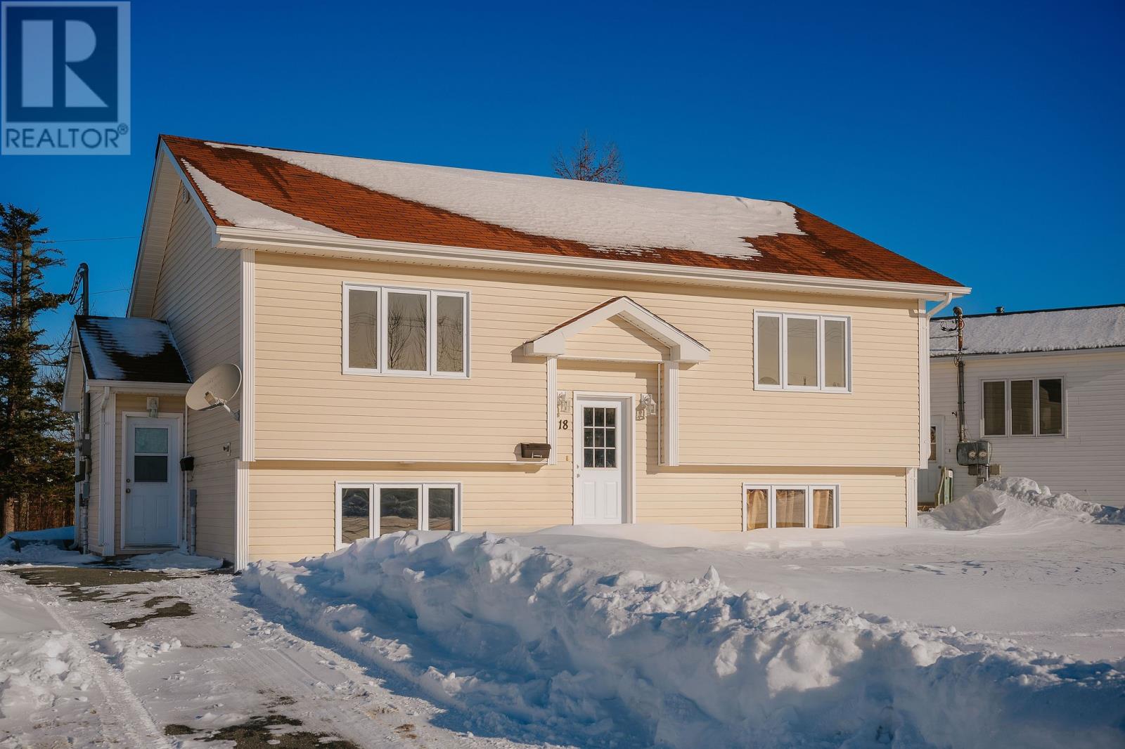 18 Henley Street, Gander, Newfoundland & Labrador  A1V 2P7 - Photo 2 - 1293554