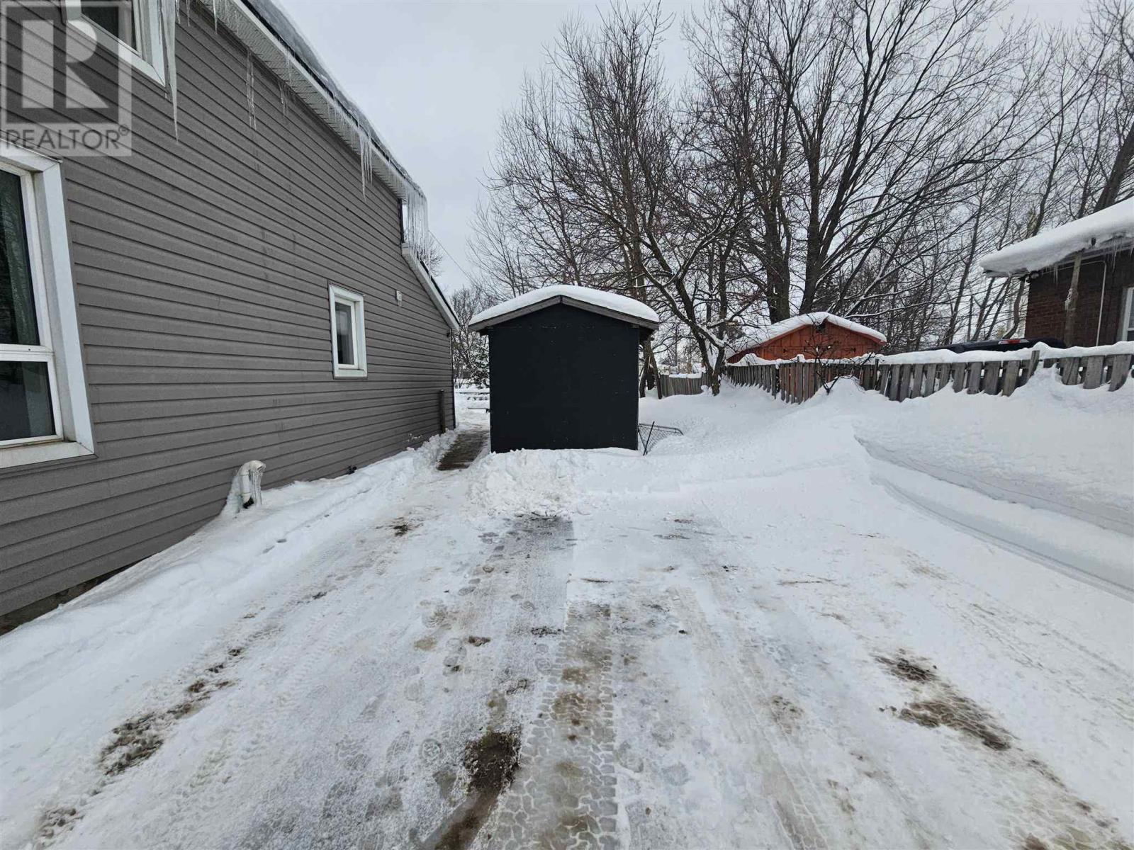 351 Bloor St W, Sault Ste. Marie, Ontario  P6C 1J6 - Photo 3 - SM260055