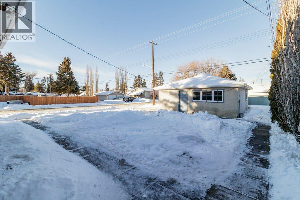 3738 46 Street, Red Deer, Alberta  T4N 1L6 - Photo 4 - A2278168