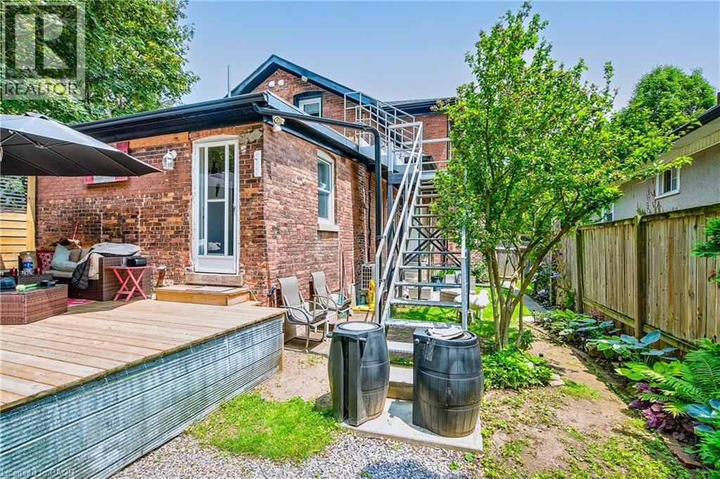 19 York Street, St. Catharines, Ontario  L2R 6B7 - Photo 4 - 40742104