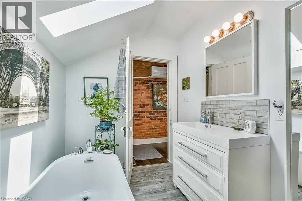 19 York Street, St. Catharines, Ontario  L2R 6B7 - Photo 15 - 40742104