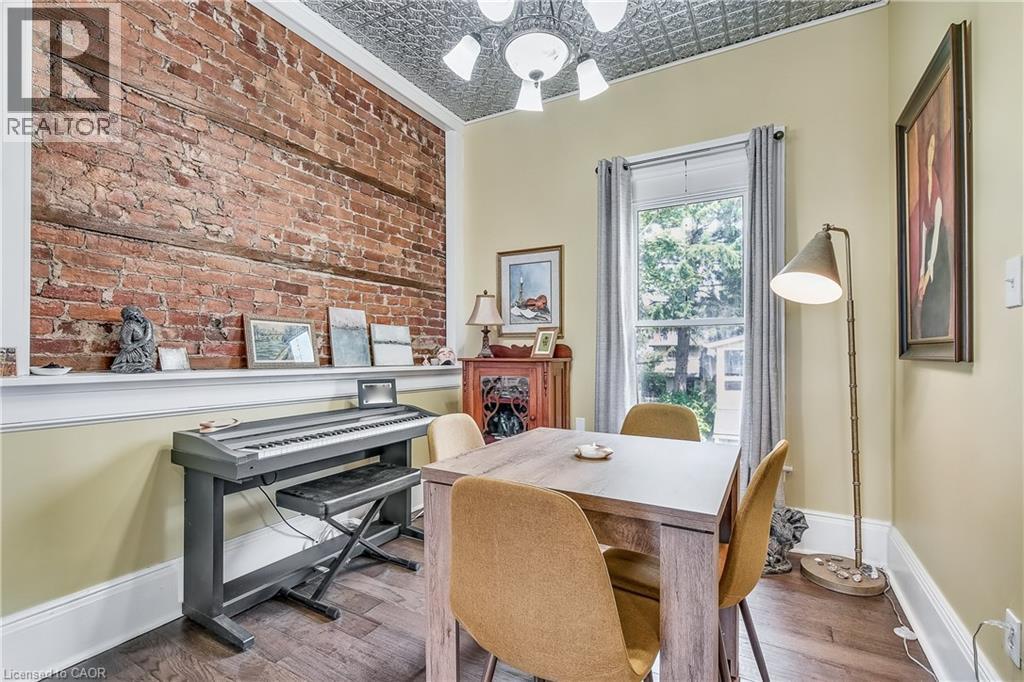 19 York Street, St. Catharines, Ontario  L2R 6B7 - Photo 9 - 40742104
