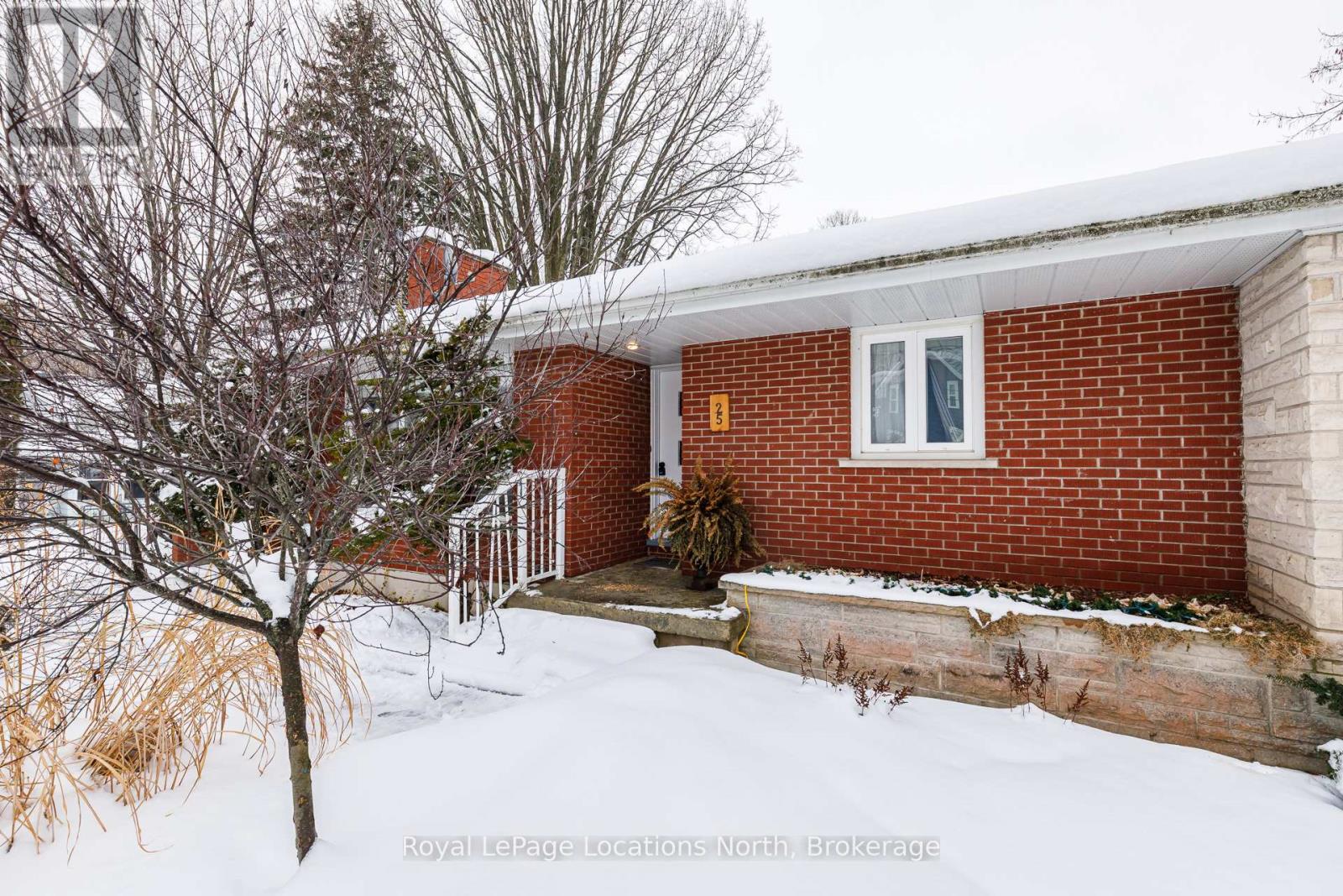 25 Margaret Street, Meaford, Ontario  N4L 1P8 - Photo 2 - X12681644
