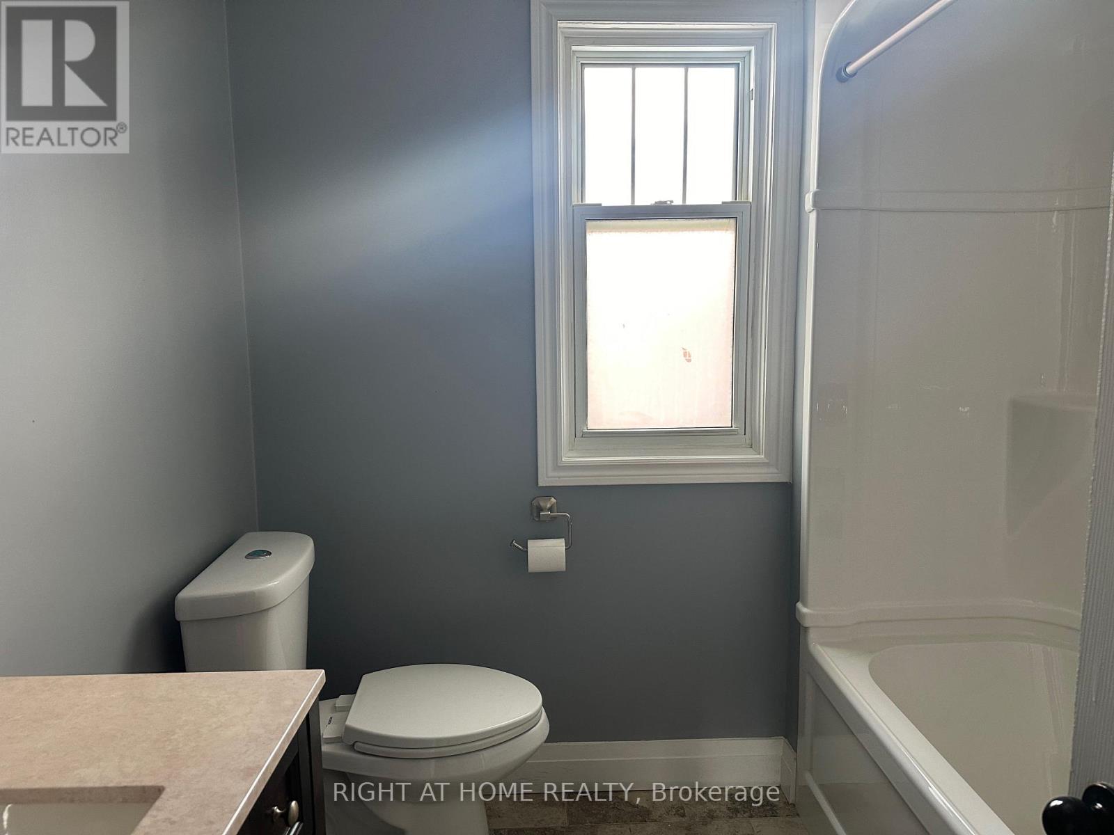 563 Mccannan Avenue, Peterborough, Ontario  K9J 4J7 - Photo 11 - X12681616