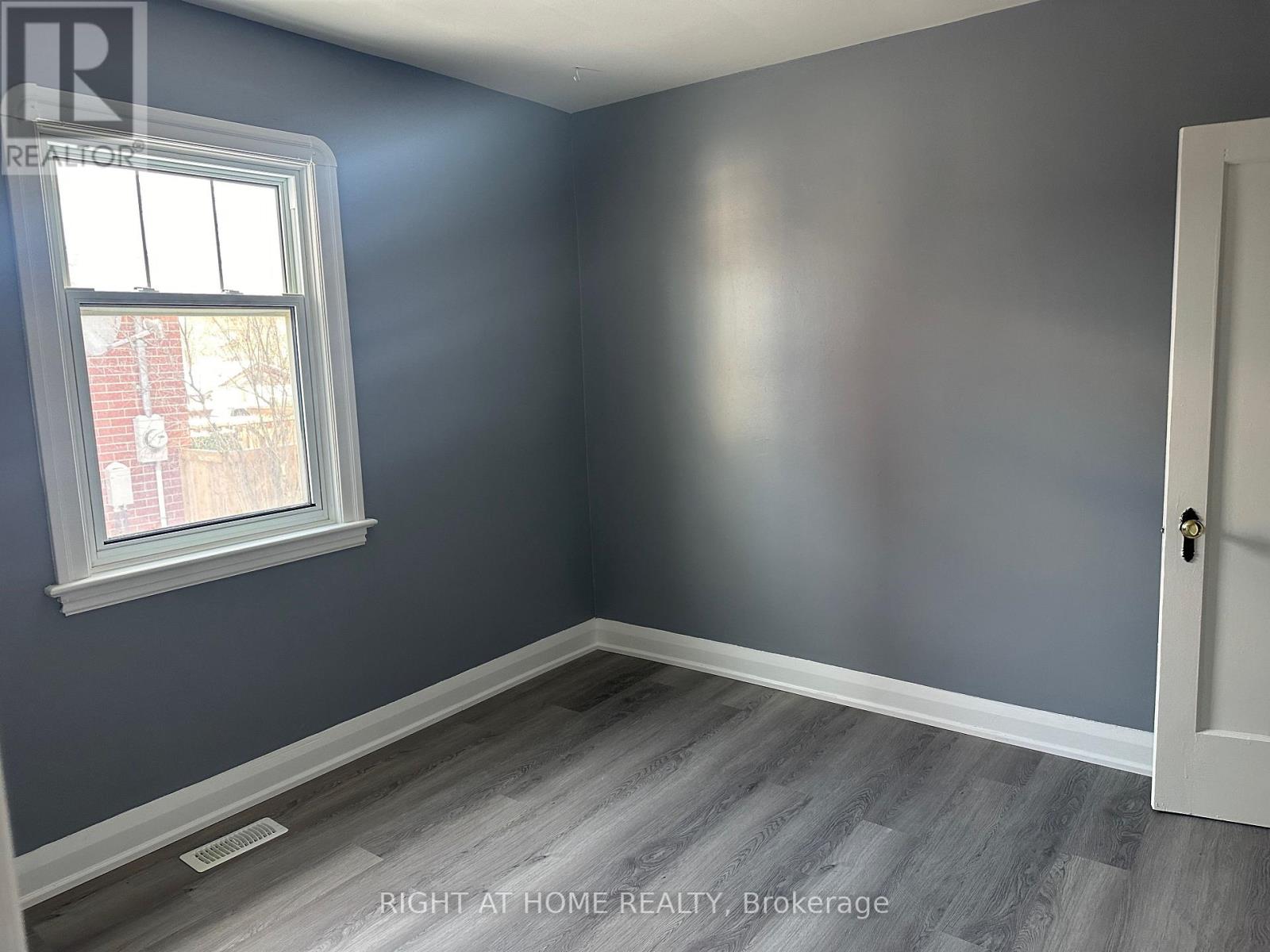 563 Mccannan Avenue, Peterborough, Ontario  K9J 4J7 - Photo 12 - X12681616