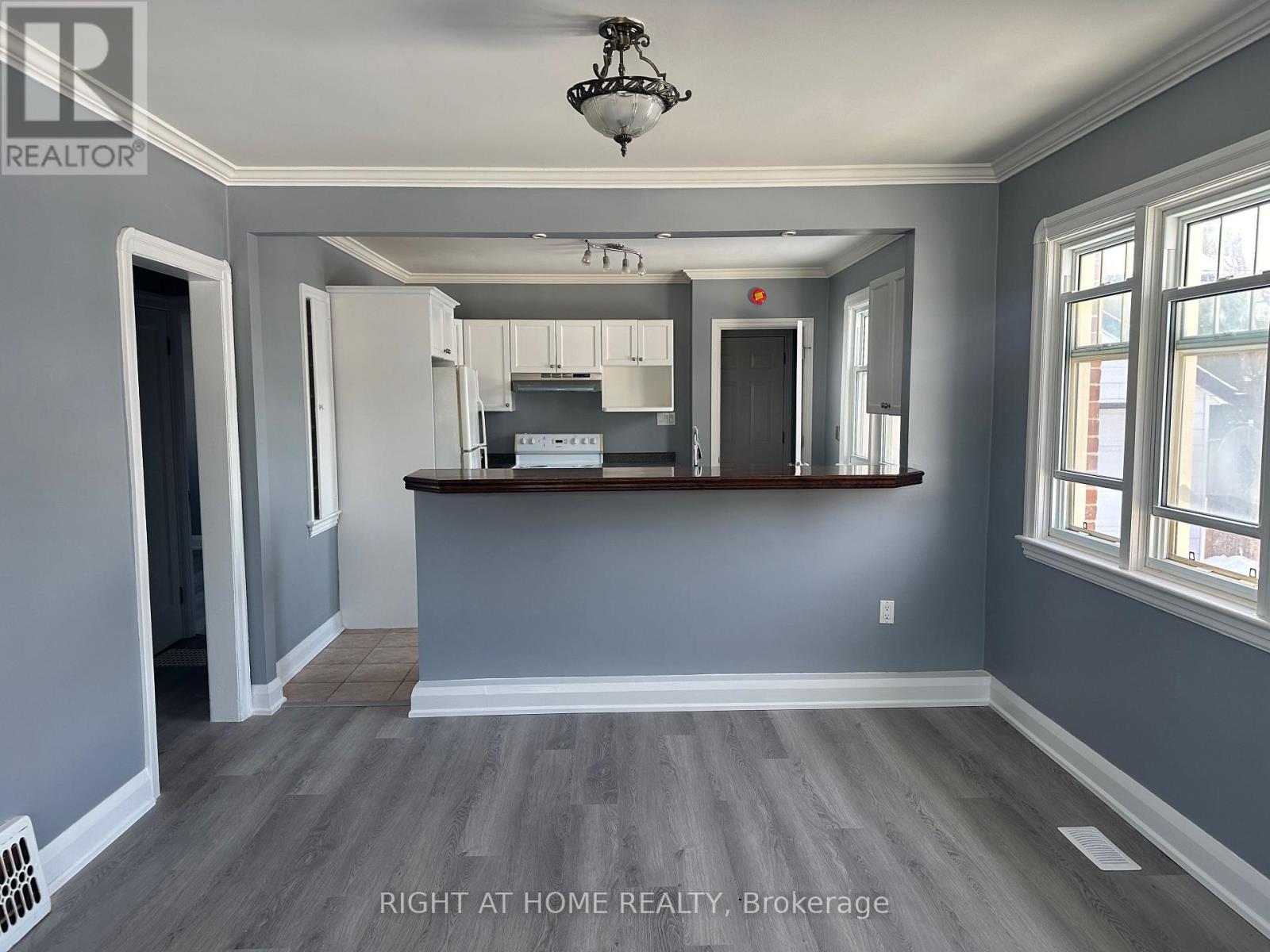 563 Mccannan Avenue, Peterborough, Ontario  K9J 4J7 - Photo 6 - X12681616