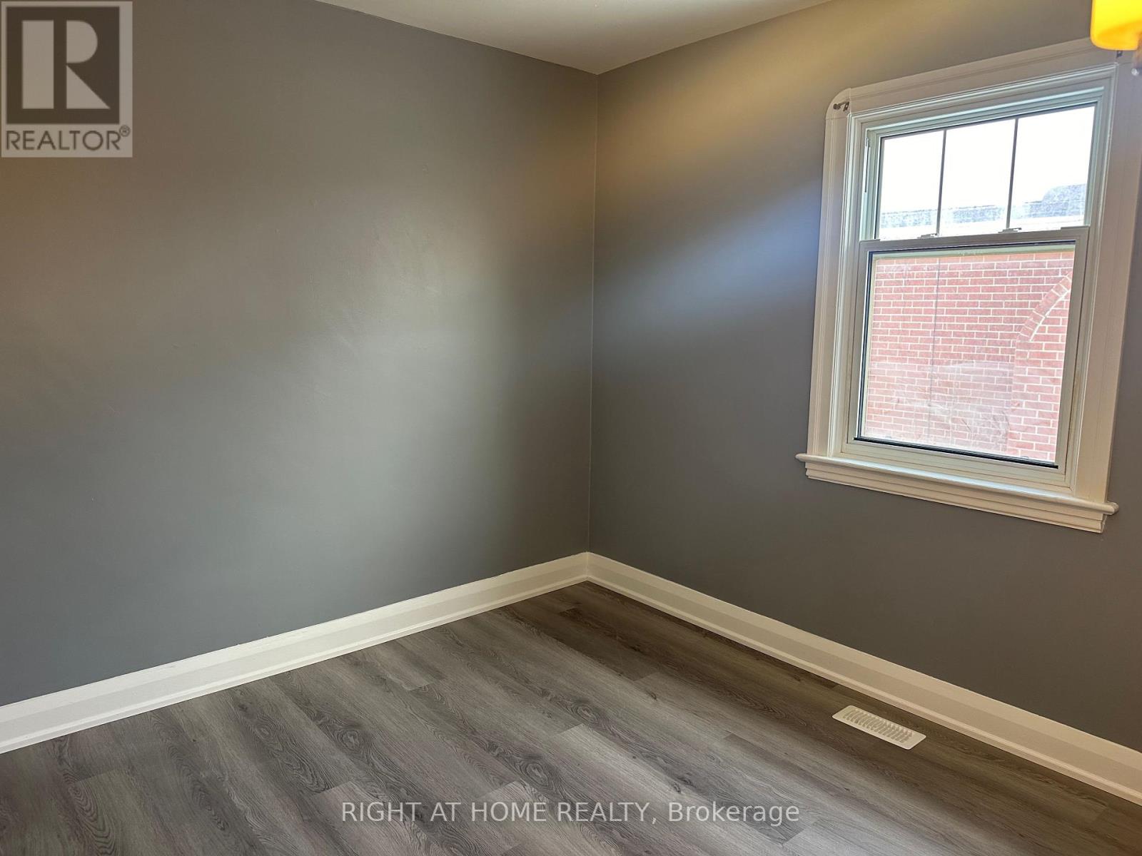 563 Mccannan Avenue, Peterborough, Ontario  K9J 4J7 - Photo 9 - X12681616