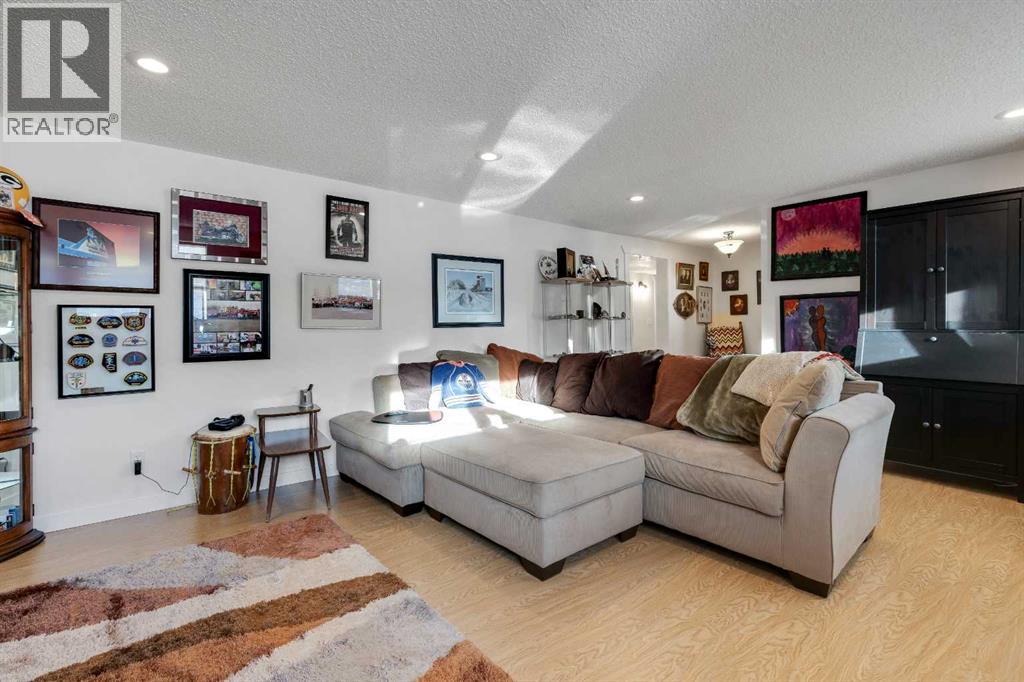 808 5 Avenue Sw, High River, Alberta  T1V 1B9 - Photo 19 - A2274687