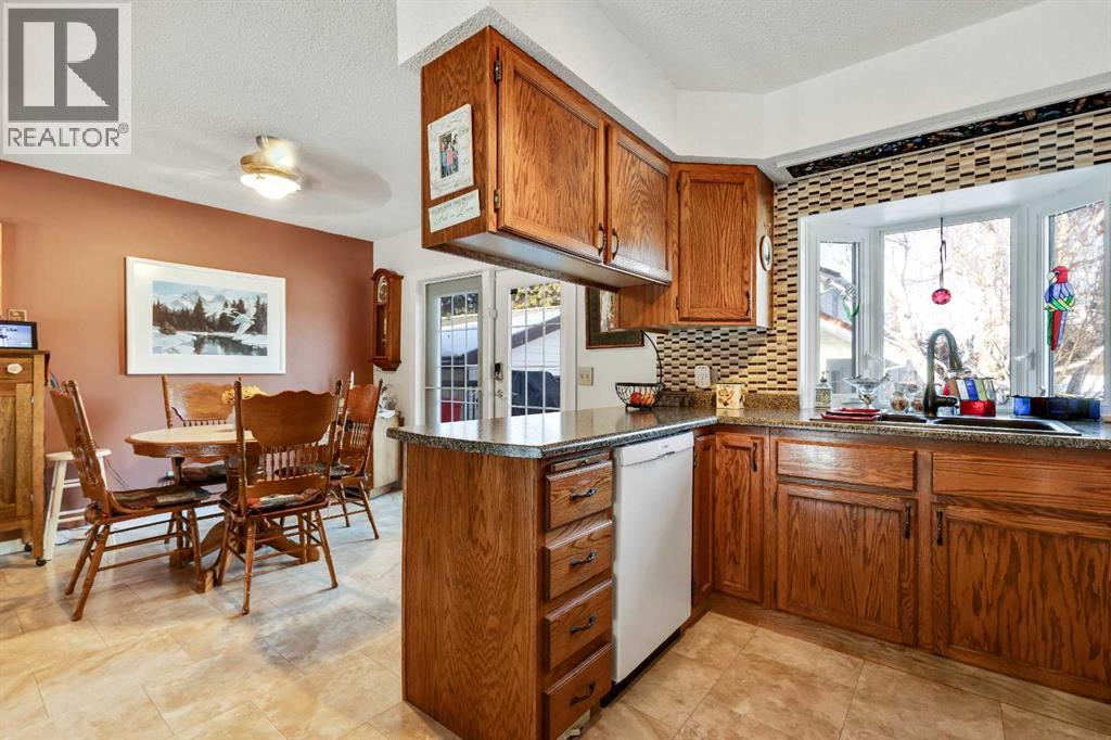 808 5 Avenue Sw, High River, Alberta  T1V 1B9 - Photo 12 - A2274687