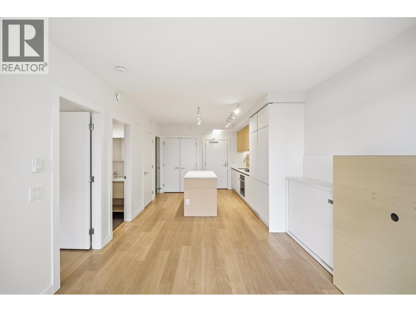 810 525 Foster Avenue, Coquitlam, British Columbia  V3J 0H6 - Photo 13 - R3077791