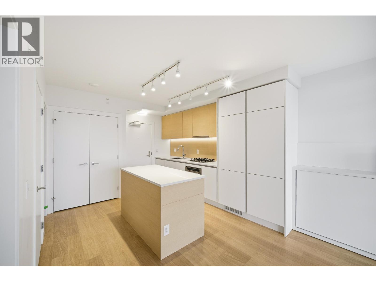 810 525 Foster Avenue, Coquitlam, British Columbia  V3J 0H6 - Photo 15 - R3077791