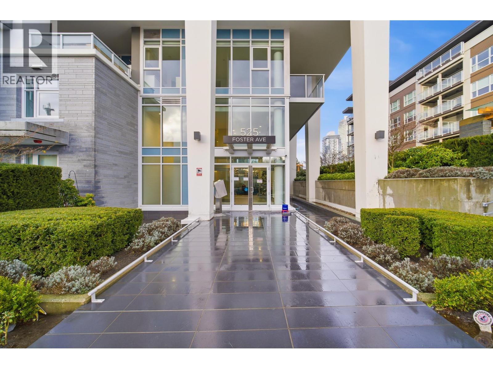 810 525 Foster Avenue, Coquitlam, British Columbia  V3J 0H6 - Photo 2 - R3077791