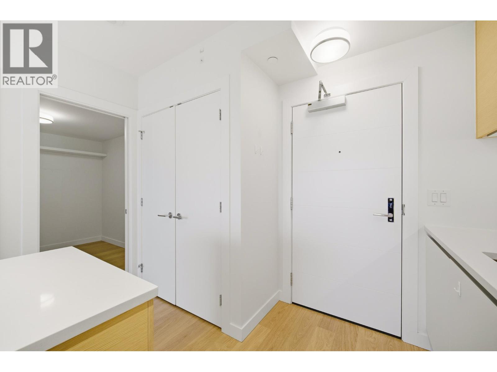 810 525 Foster Avenue, Coquitlam, British Columbia  V3J 0H6 - Photo 20 - R3077791